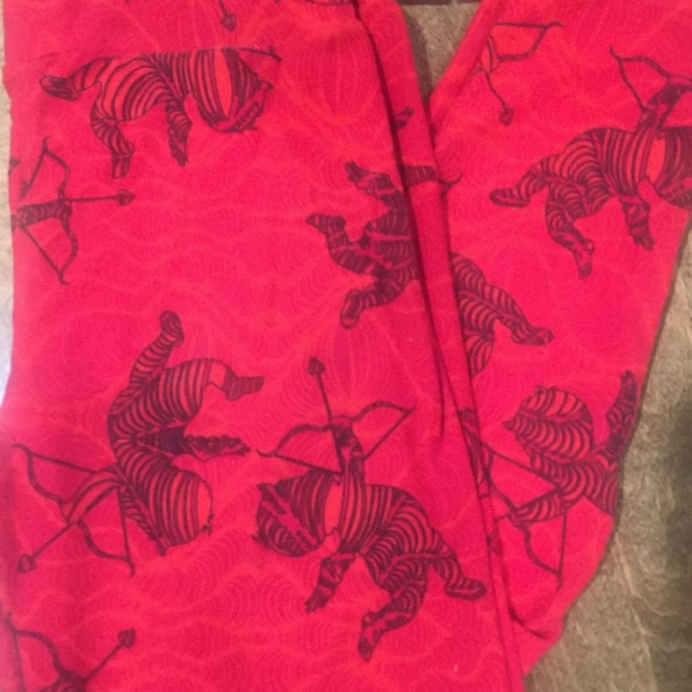 ❤️ Lularoe OS Valentine Cupid Leggings!